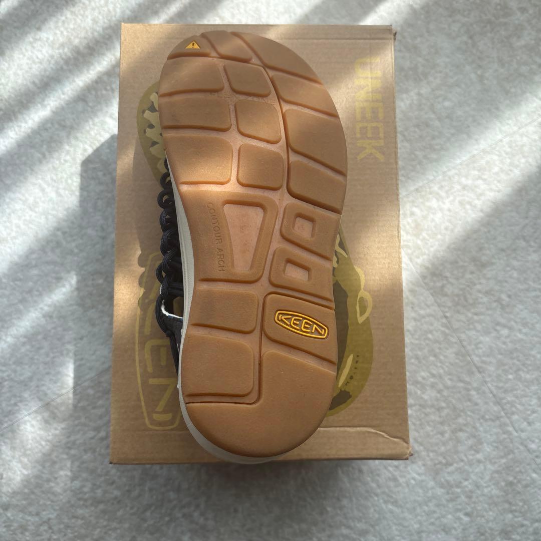 【美品】KEEN ネイビー 編み込みサンダル