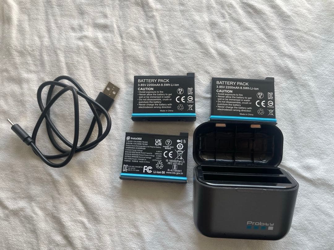 Insta360 X3 ＋ バッテリー2個＋充電ボックス付き