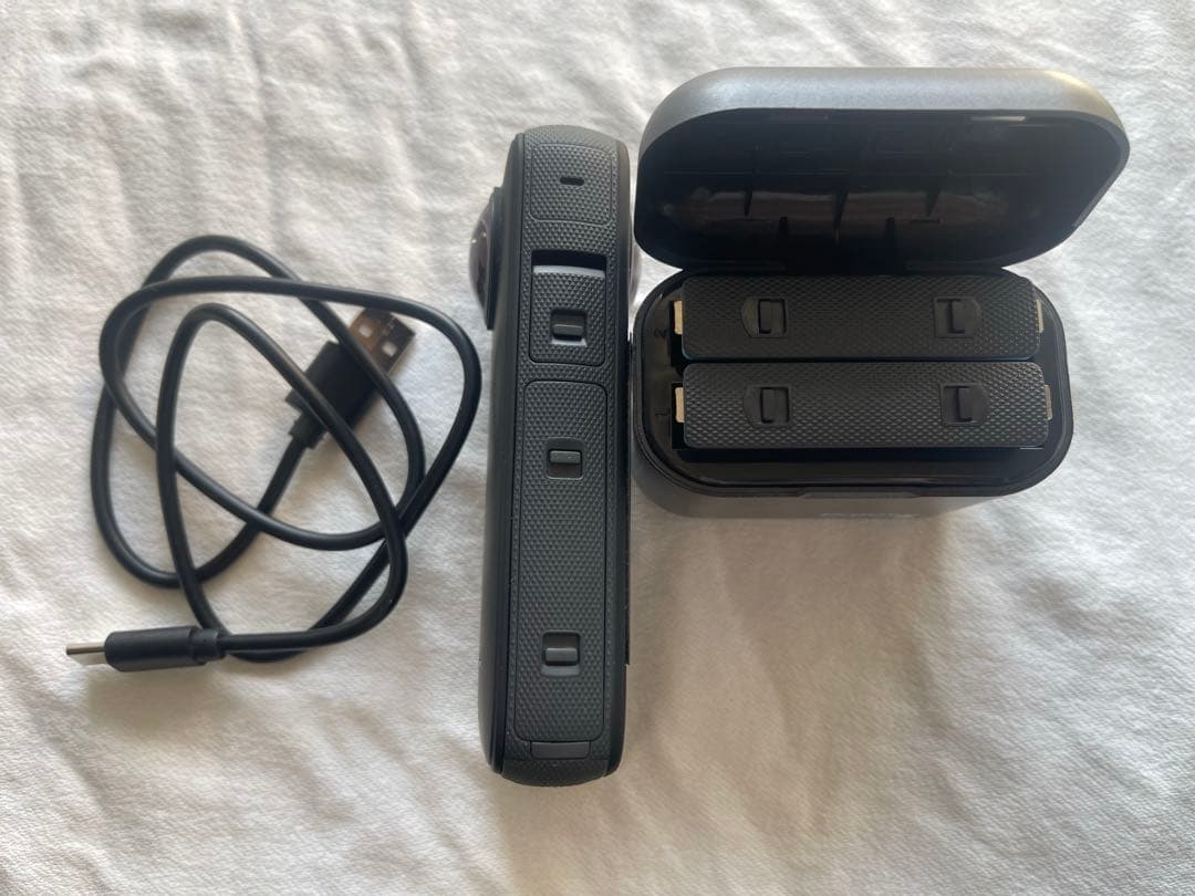 Insta360 X3 ＋ バッテリー2個＋充電ボックス付き