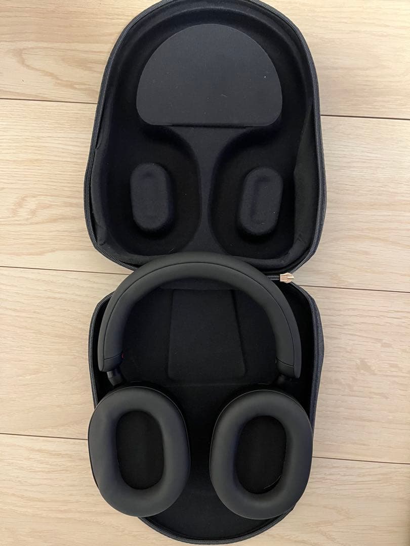 SONYワイヤレスヘッドホン　WH1000XM5 (B)