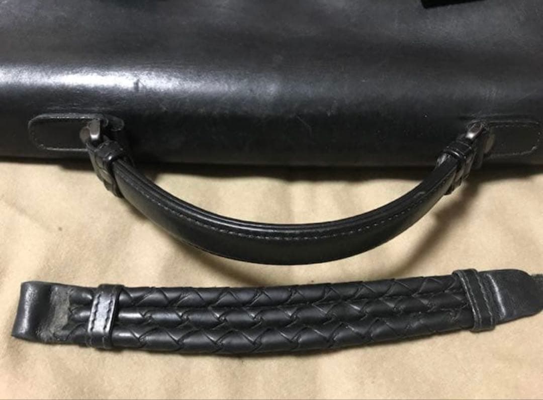 良品⭐︎正規品⭐︎ボッテガ ヴェネタ 黒色 ビジネスバック　激安！定価の９割引き！