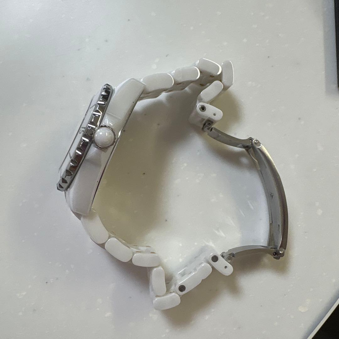 シャネルJ12 33mm 白セラミック　レディース（正規品）