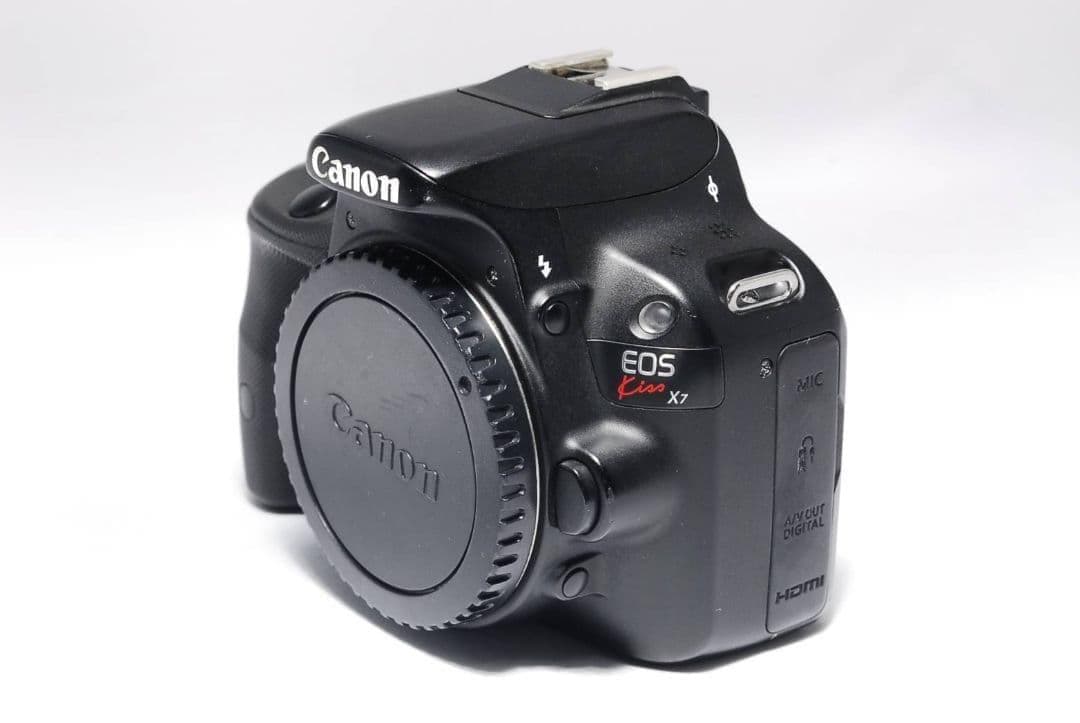 ♥超軽量・簡単操作♥キャノン Kiss X7一眼レフカメラ☆バッグ付き！