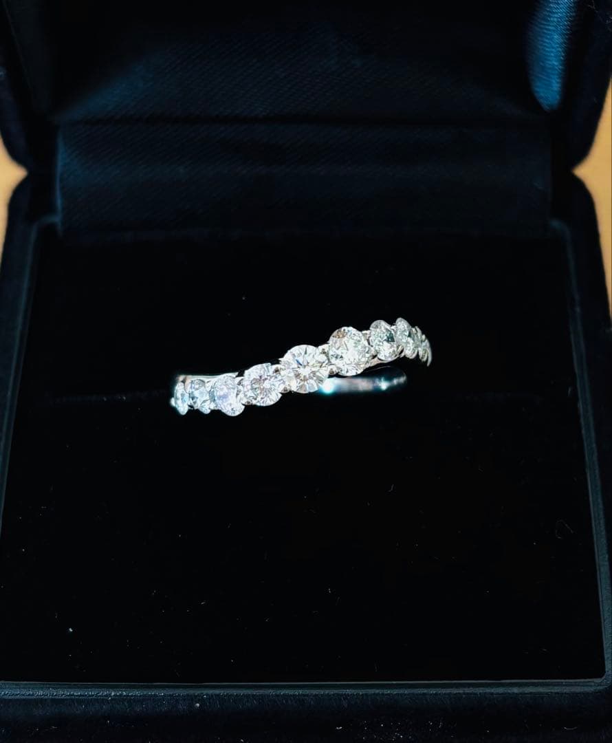 Pt900 0.1ct ハーフエタニティリング