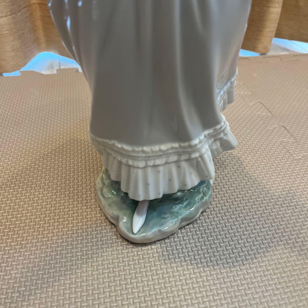 LLADROリヤドロ　春のそよ風　陶器人形