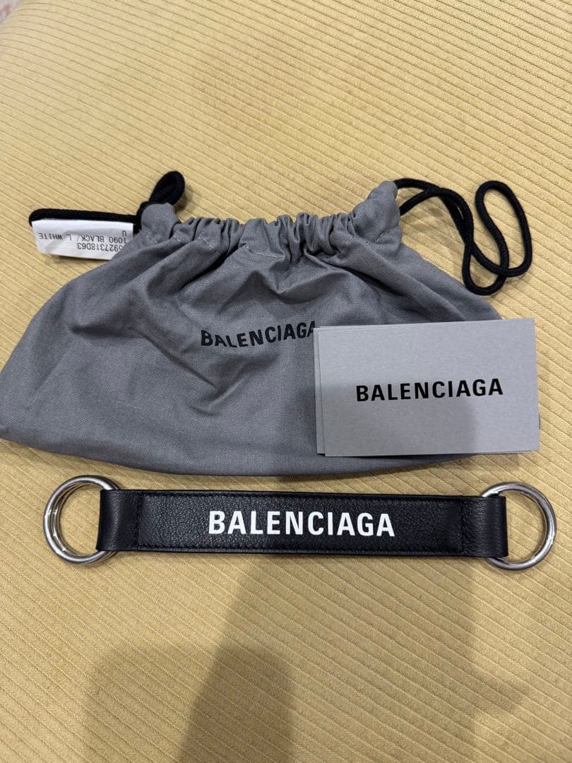 BALENCIAGA レザーキーホルダー ブラック