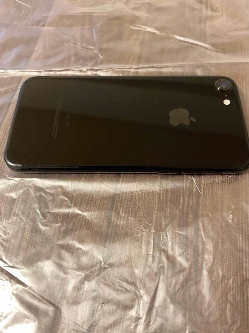 iPhone 7 Jet Black 128 GB SIMフリー