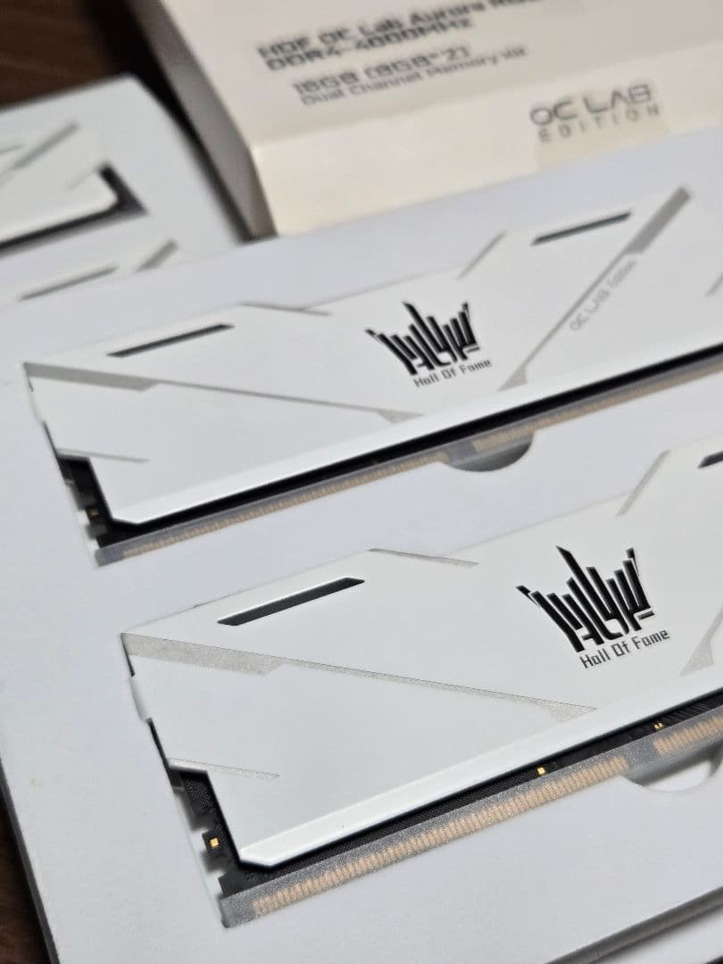 HOF OC Lab Aurora RGB 16GB 中古