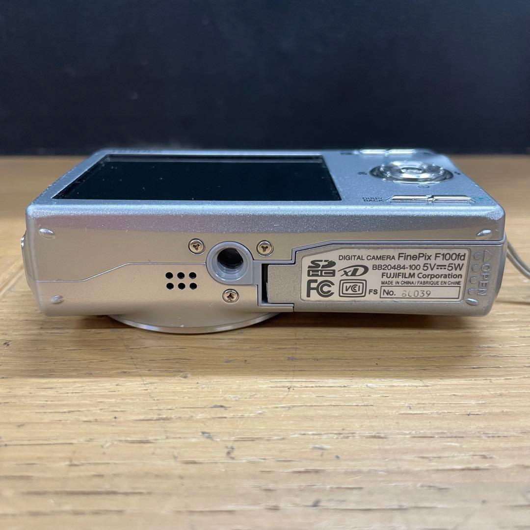 動作品 FUJIFILM Finepix F100fd コンパクトデジタルカメラ