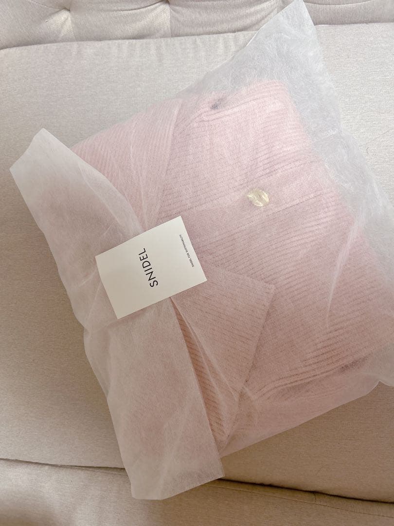 新品完売今季1番人気　snidel ペプラムニットプルオーバー