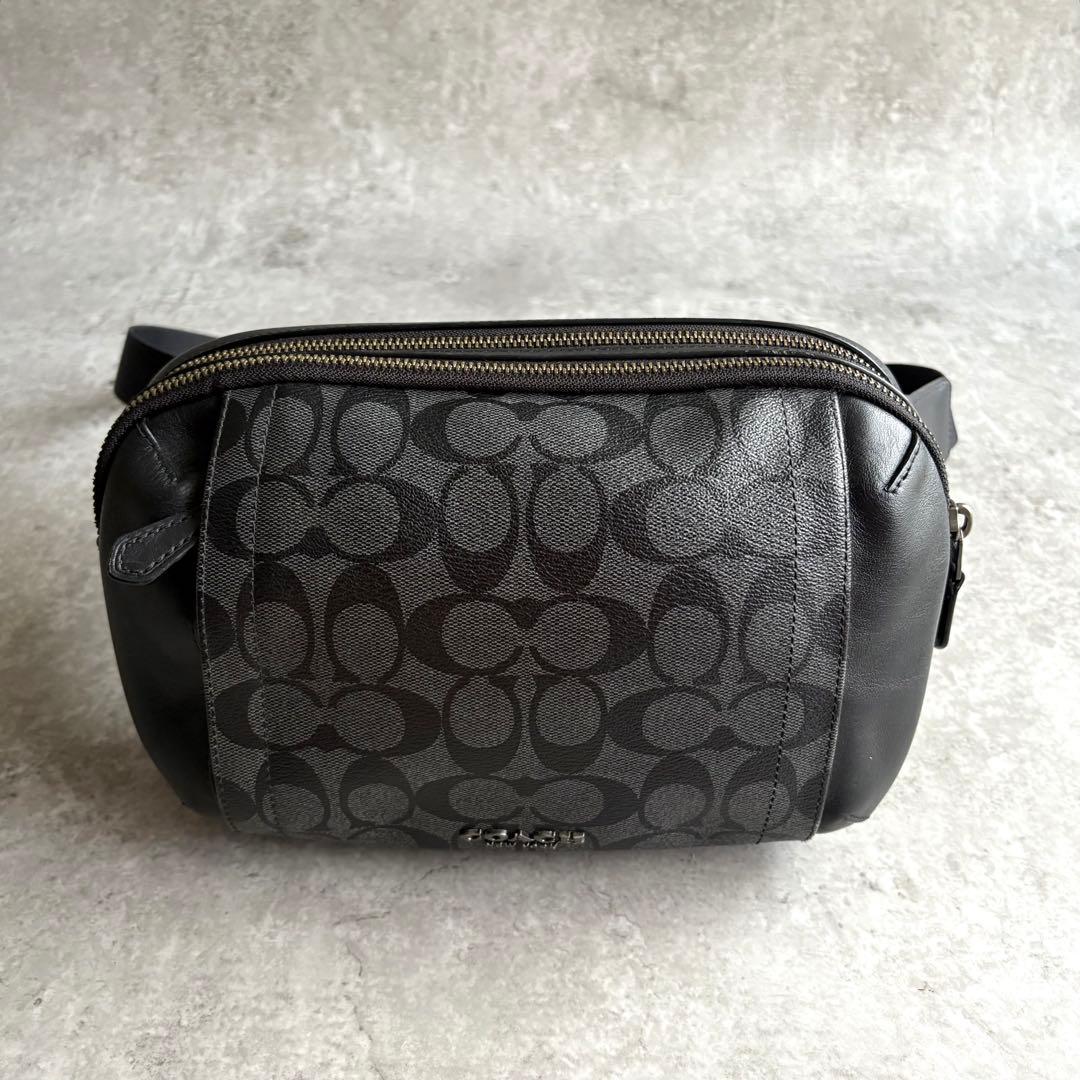 【ヨシヨシ様】COACH グラハム ボディバッグ ショルダーバッグ シグネチャー
