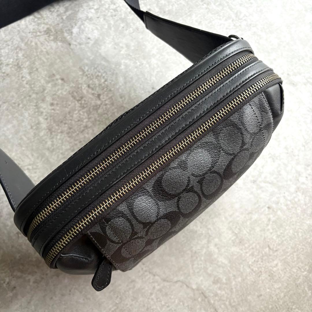 【ヨシヨシ様】COACH グラハム ボディバッグ ショルダーバッグ シグネチャー