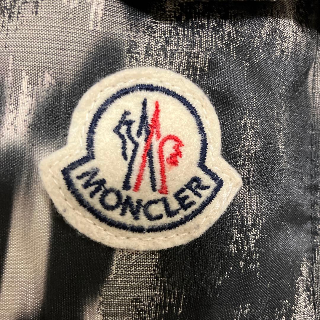エゴイスト。MONCLER ダウンジャケット ブラック・ホワイトタイダイ柄