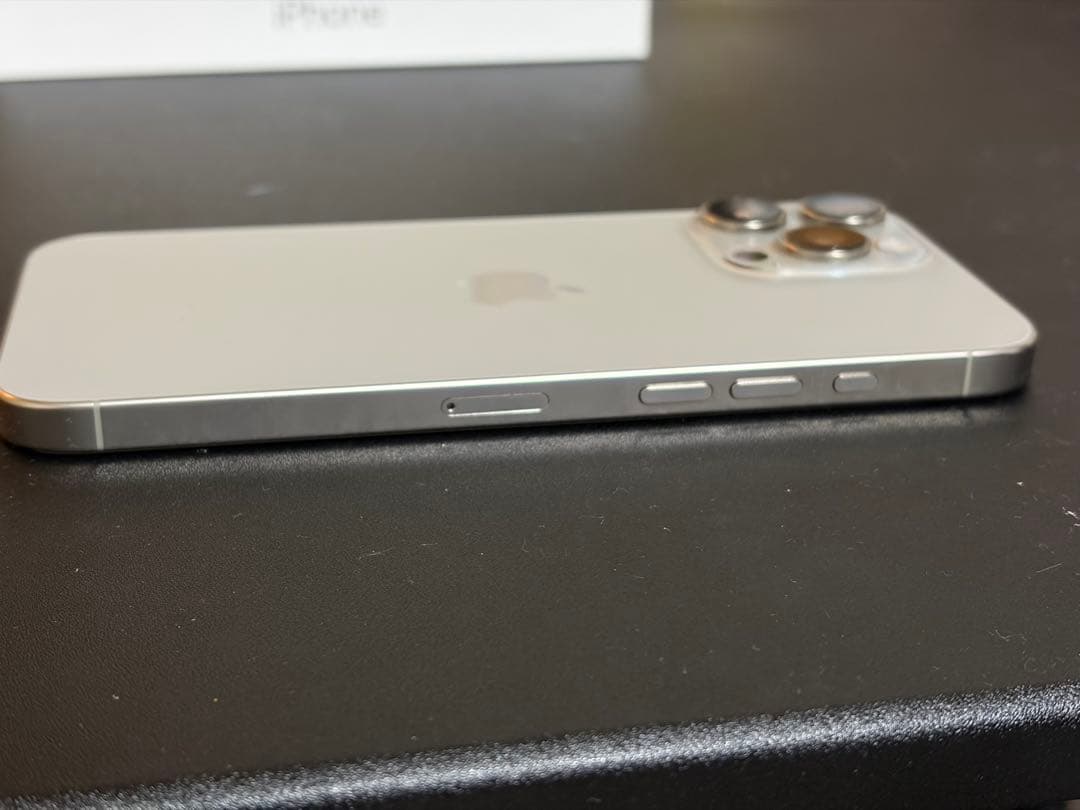 Apple iPhone 16 Pro Max 256GB ナチュラルチタニウム