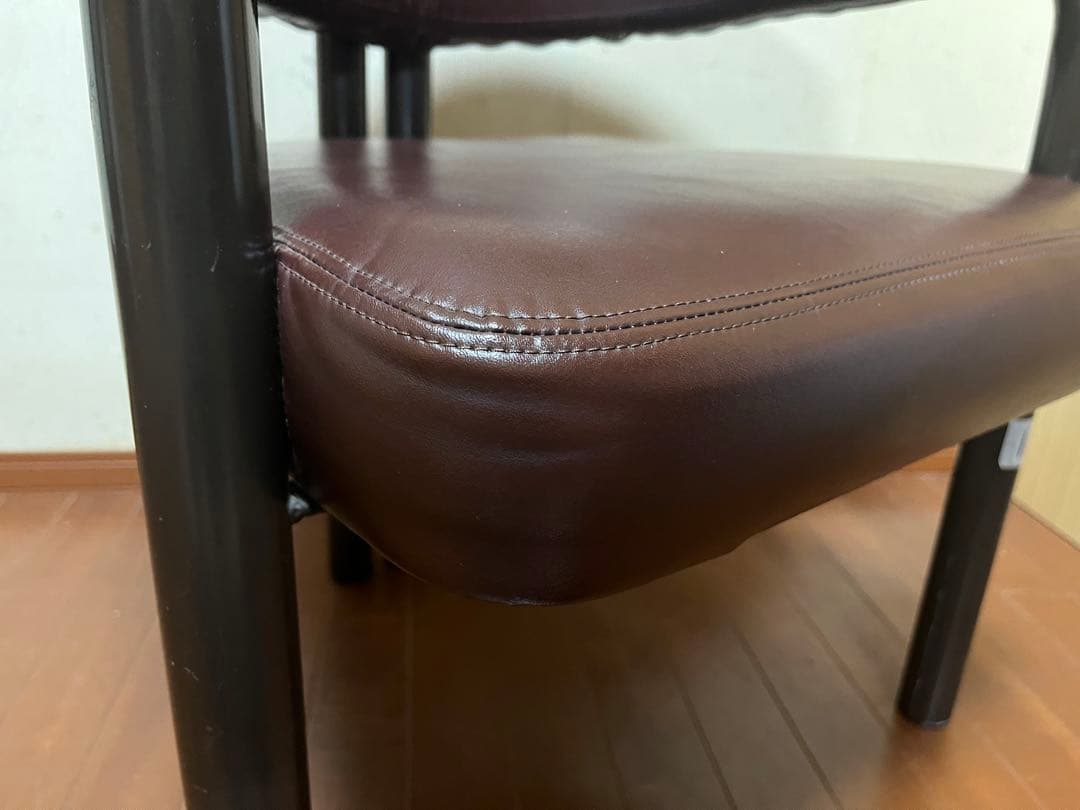 【すし　MOBILIA】　モビリア　革シングルソファ　日本創業①