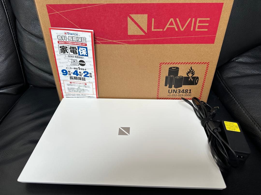 ほぼ新品　保証あり　NEC N156C LAVIE PC-N156CEAW