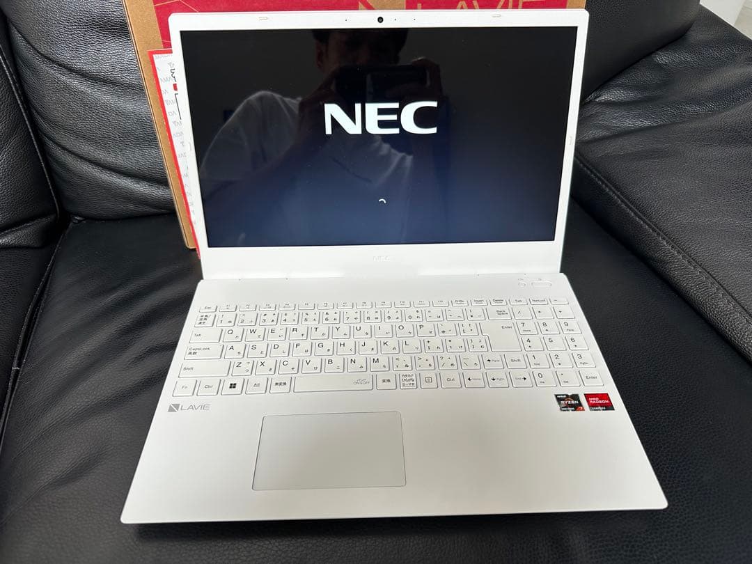 ほぼ新品　保証あり　NEC N156C LAVIE PC-N156CEAW