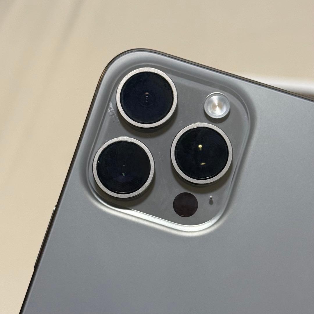 Apple iPhone 15 Pro max 256GB ナチュラルチタニウム