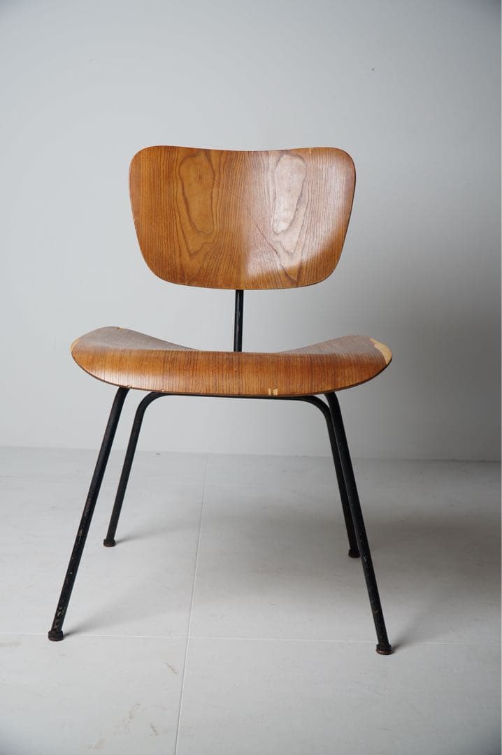 ハーマンミラー イームズ チェア EAMES