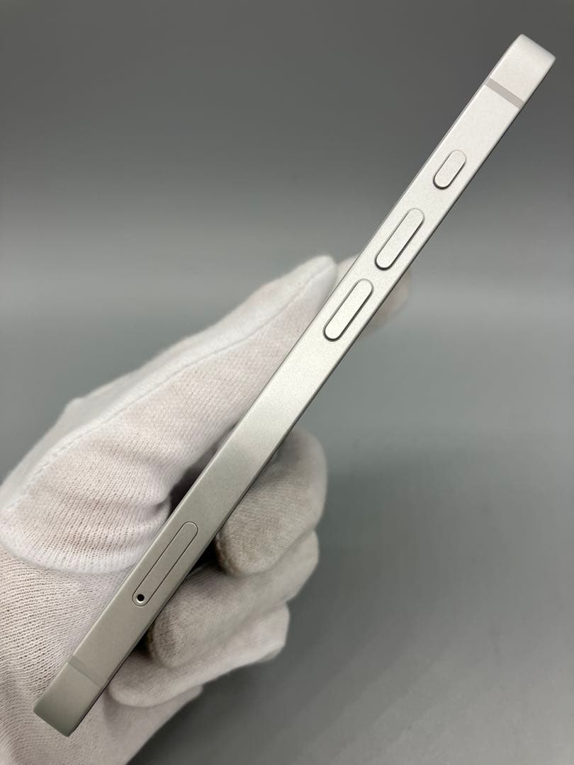 m*能様 iPhone16e 128GB ホワイト MD1R4J/A【1937