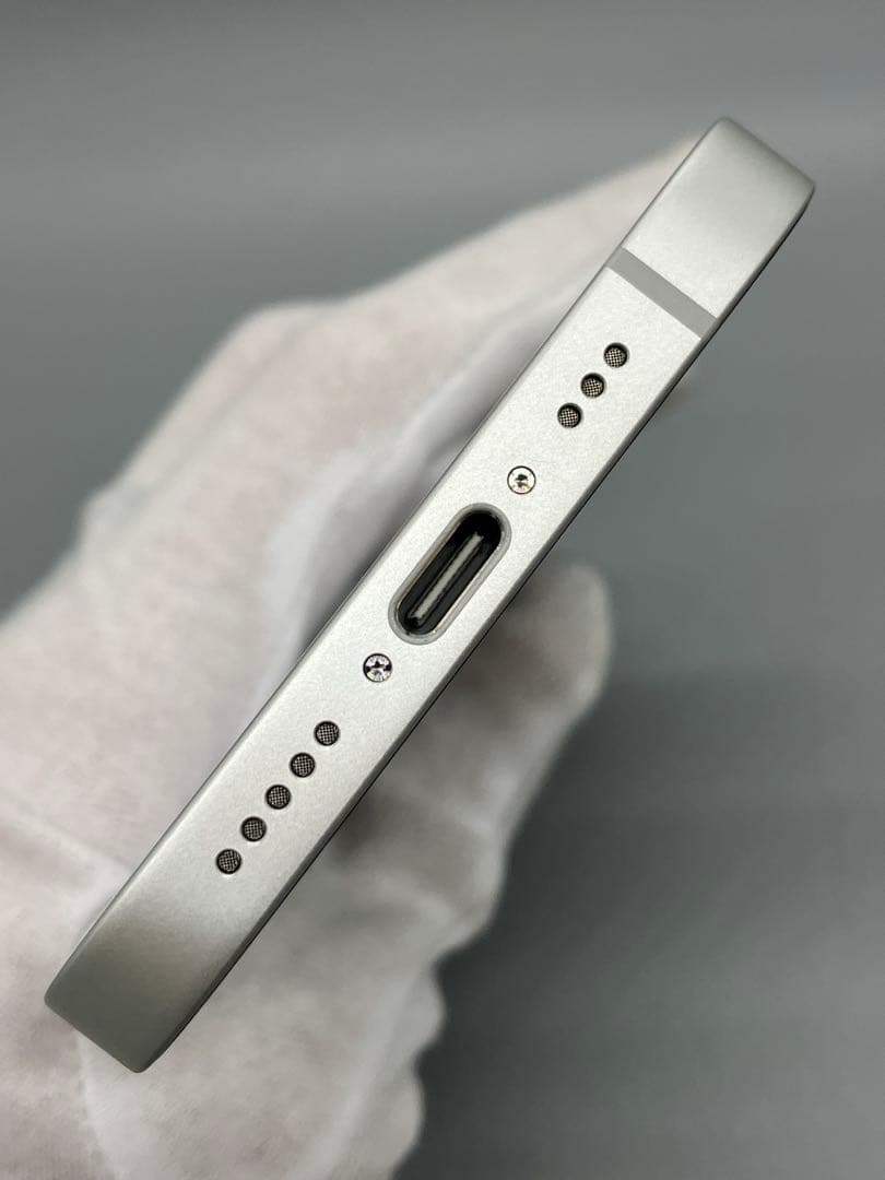 m*能様 iPhone16e 128GB ホワイト MD1R4J/A【1937