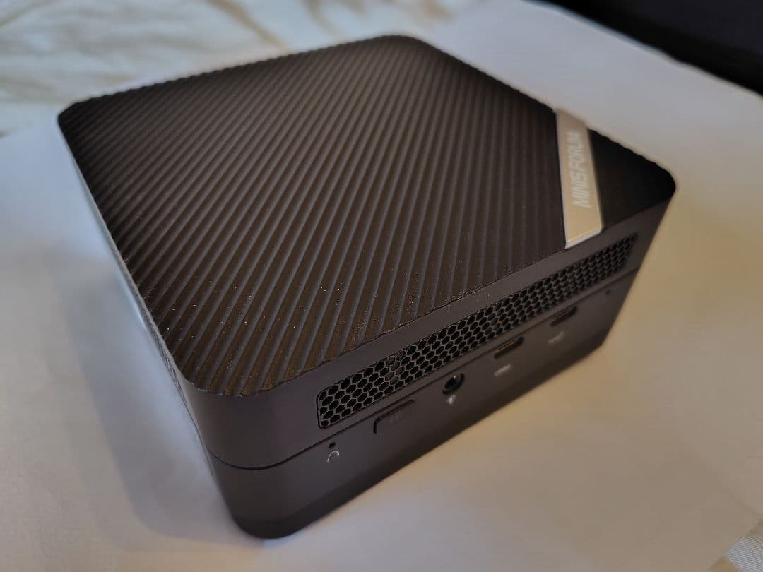 美品 UM690S Ryzen 9 6900HX ミニPC 32GB/1TB