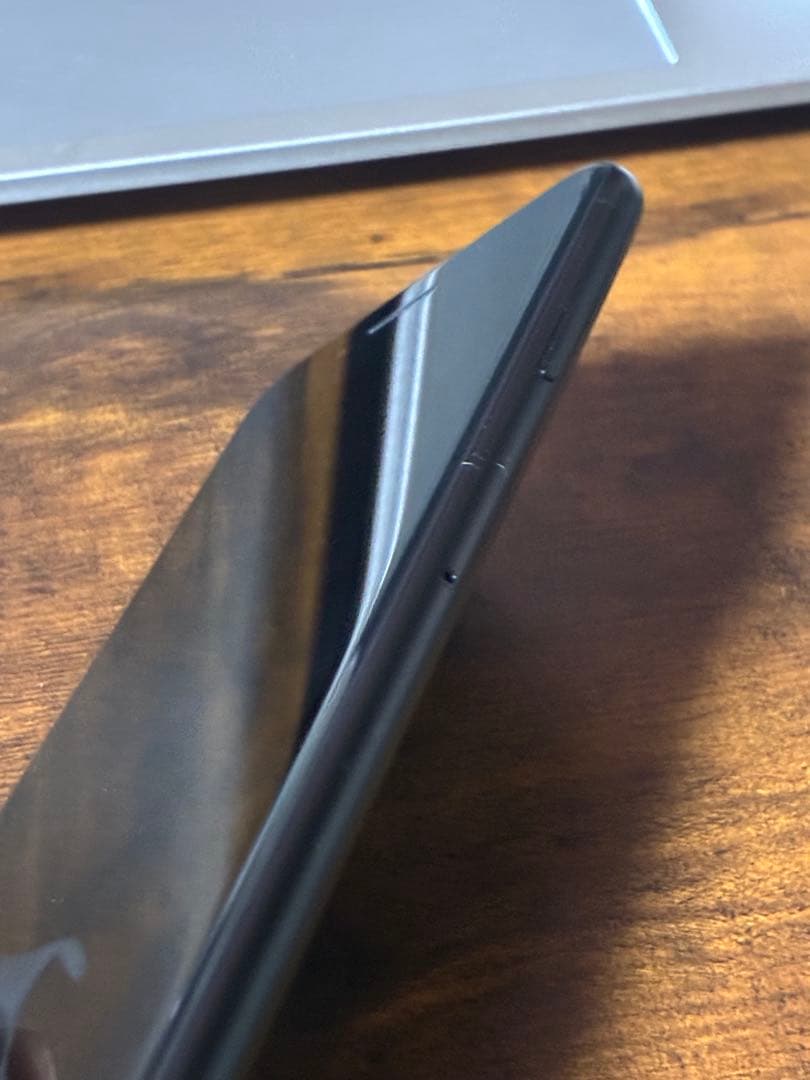 iPhone SE (2020) 64GB - ブラック - バッテリー84%