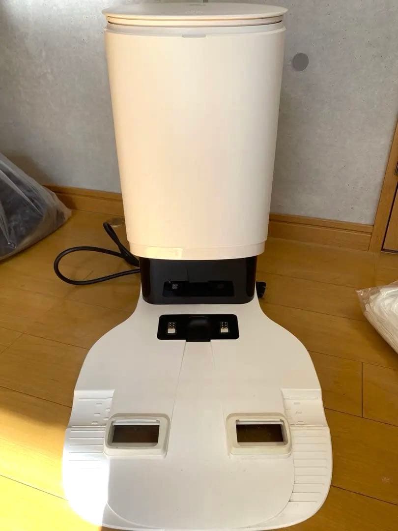 ECOVACS DEEBOT N8 PRO+ 本体と取扱説明書、付属品