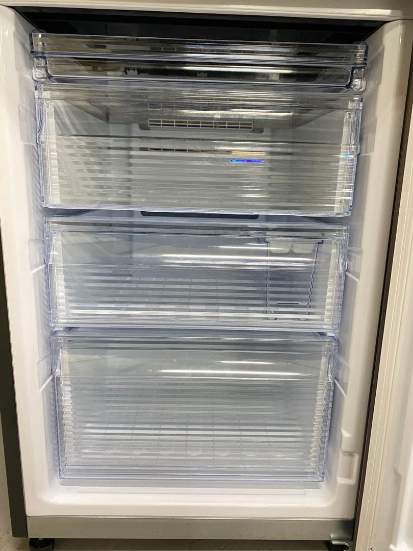 SHARP 冷蔵庫 大容量　280L 美品　国内メーカー　高品質　メタリック