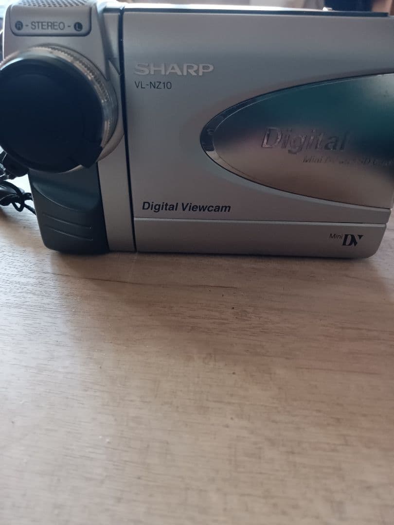 シャープ　デジタルビデオカメラVL-NZ10