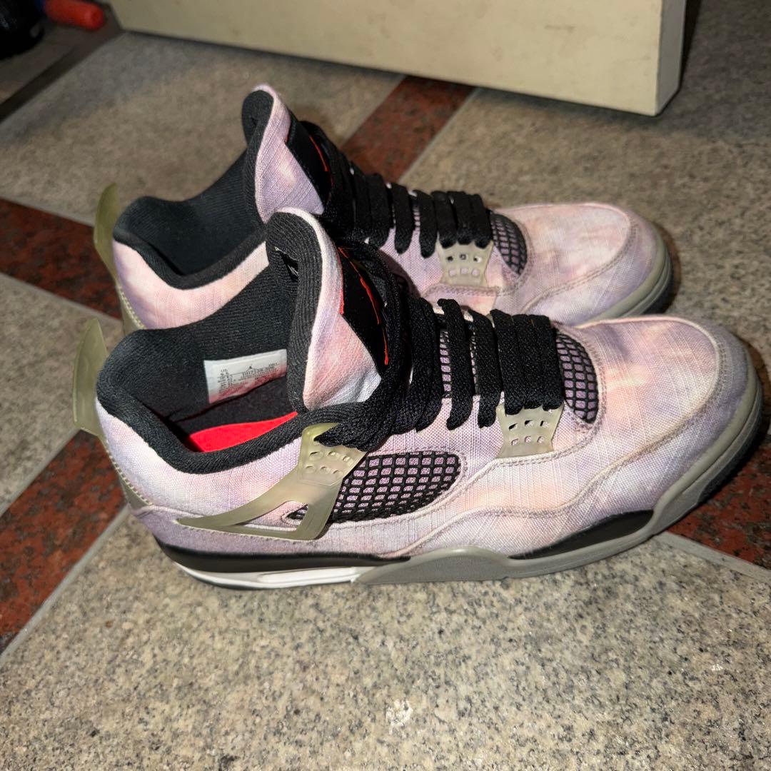 Air Jordan 4 アメシストスニーカー