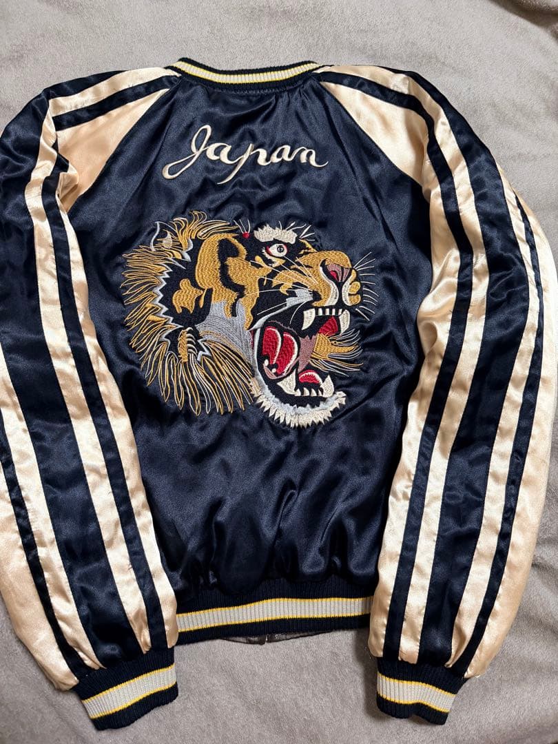 ２面用 DRAGON 龍虎 日本限定 スカジャン unisex サテン 美品