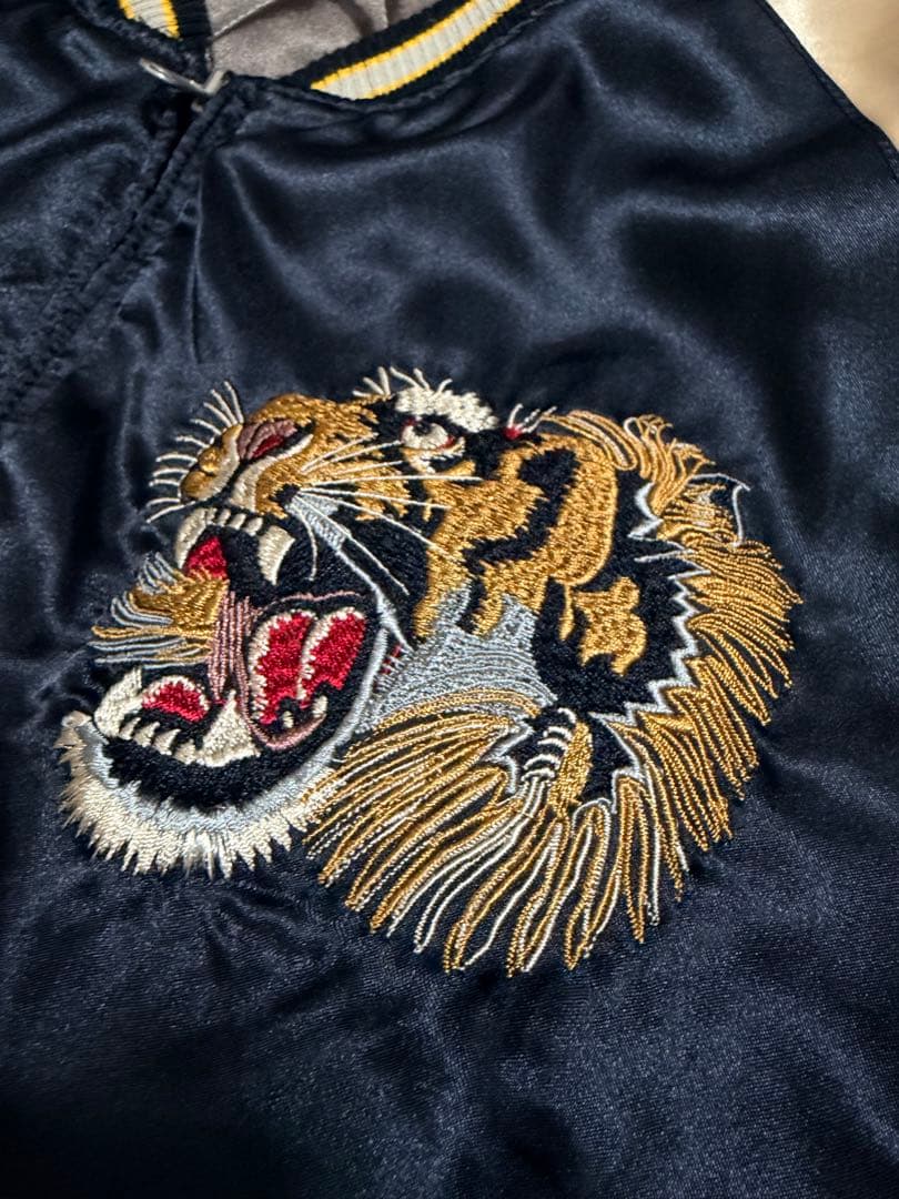 ２面用 DRAGON 龍虎 日本限定 スカジャン unisex サテン 美品