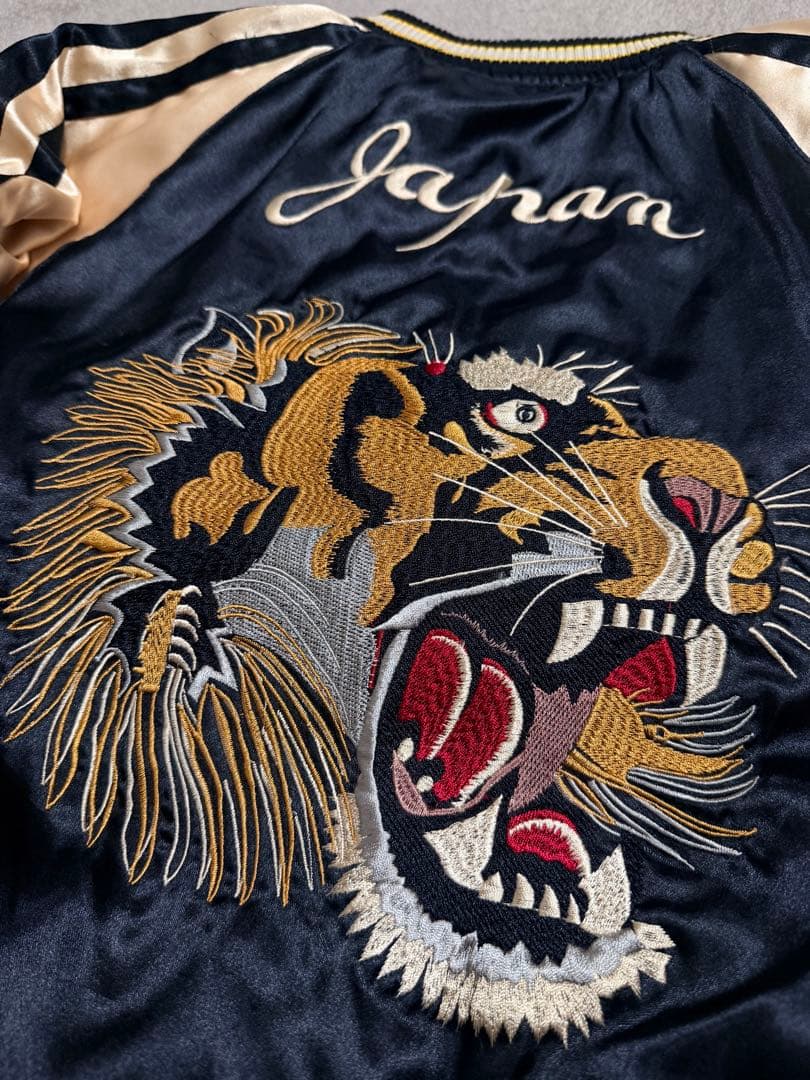 ２面用 DRAGON 龍虎 日本限定 スカジャン unisex サテン 美品