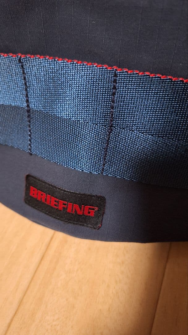 BRIEFING ネイビー ボディーバッグ