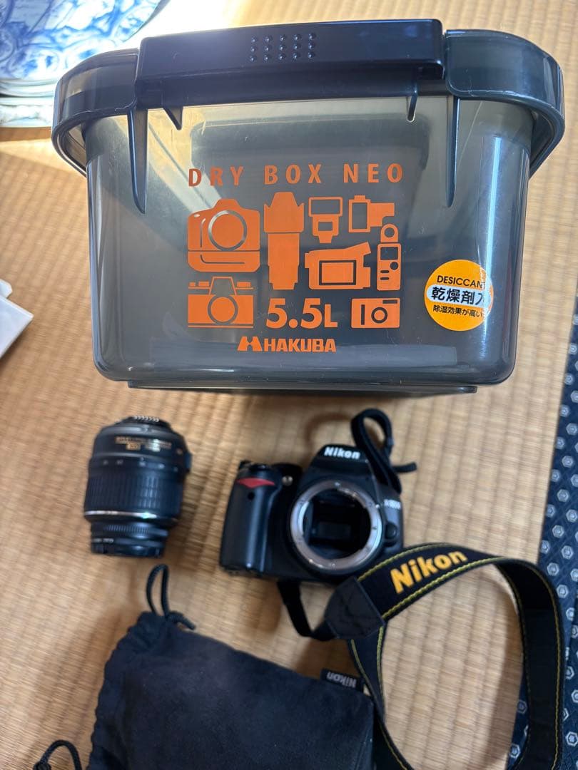 Nikon D3000 デジタル一眼レフカメラ　レンズ二個付き