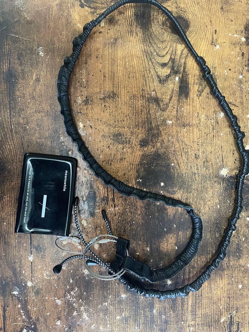 meanswhile レザーネックストラップ