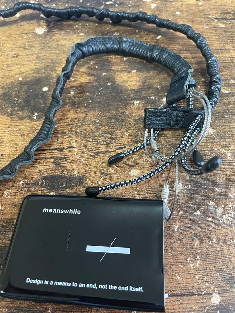 meanswhile レザーネックストラップ