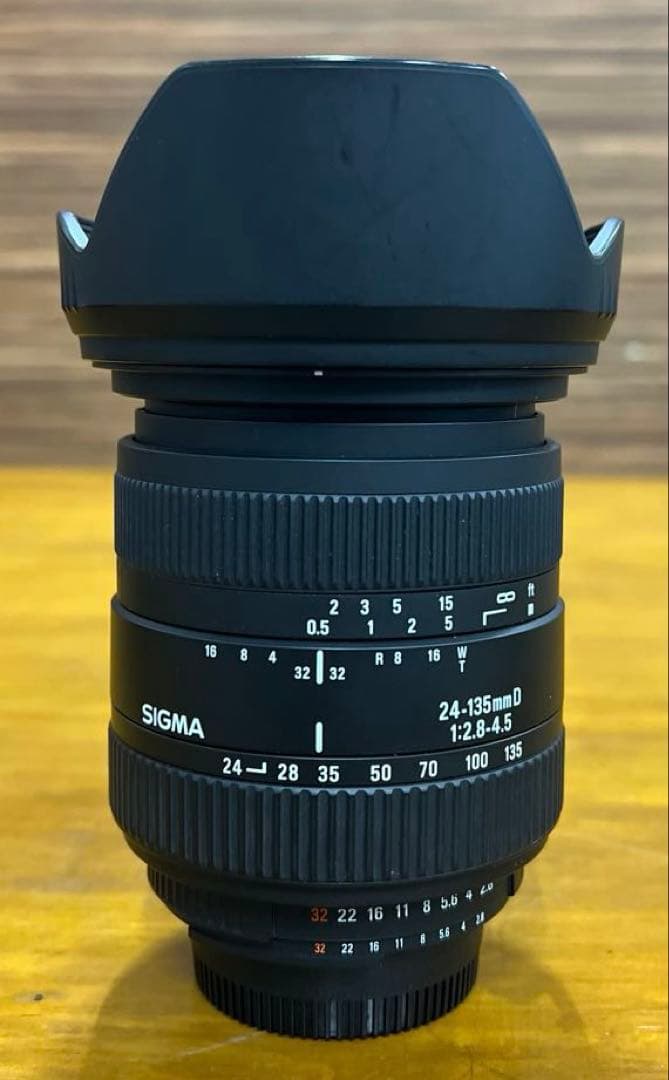 シグマ　ズームレンズ　24-135mm　1:2.8-4.5　ポーチ・フード付き