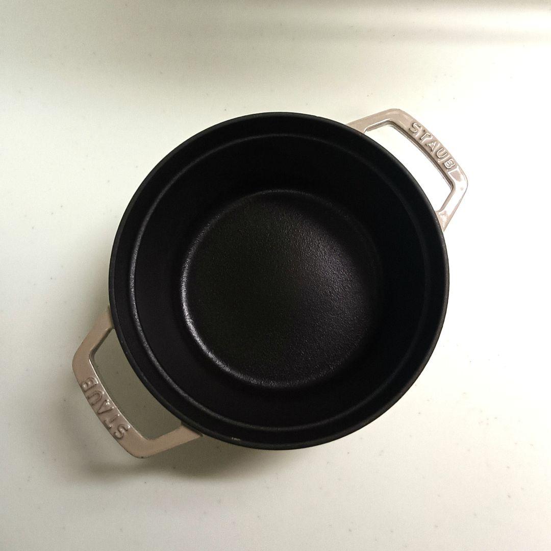 ストウブ　ココット　ラウンド　20センチ　リネン