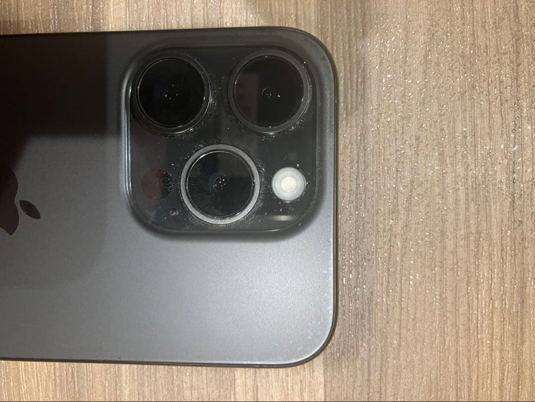 美品】iPhone 15 Pro 256GBブラックチタニウム SIMフリー