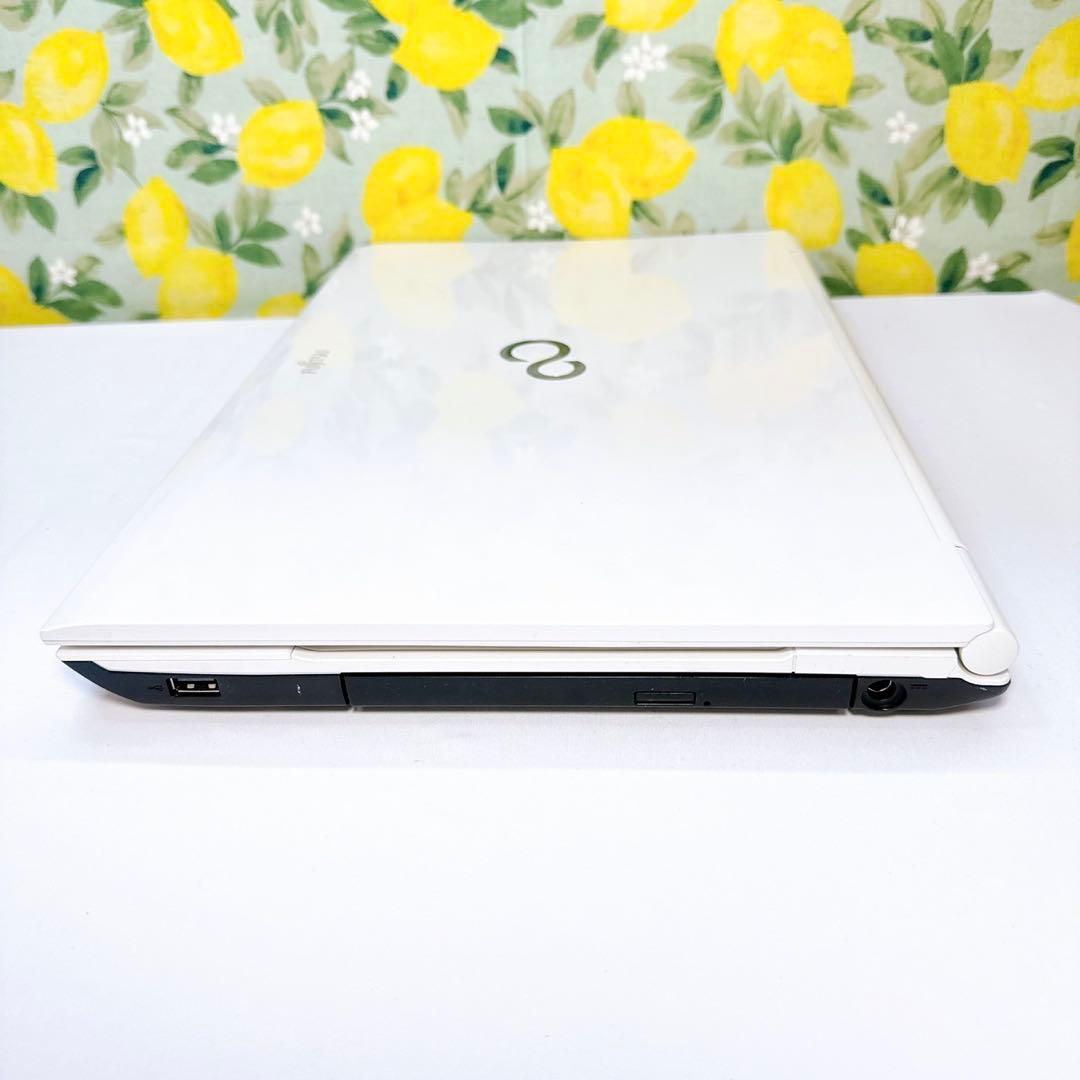 格安❤️富士通ホワイトノートパソコン‼️ネットや事務に！Windows11！