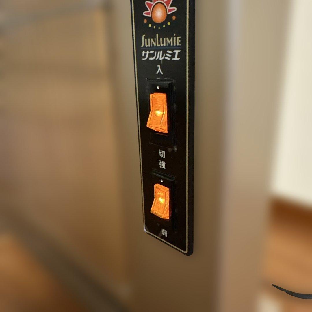 ② サンルミエキュート E800LS 遠赤外線暖房器