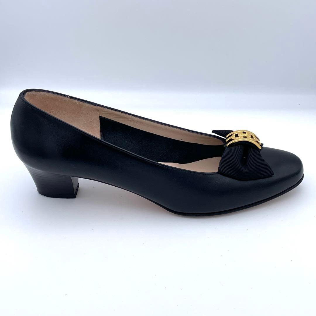 イタリア製✨サルヴァトーレ・フェラガモ【25】NOSTALGIA ヴァラリボン✨