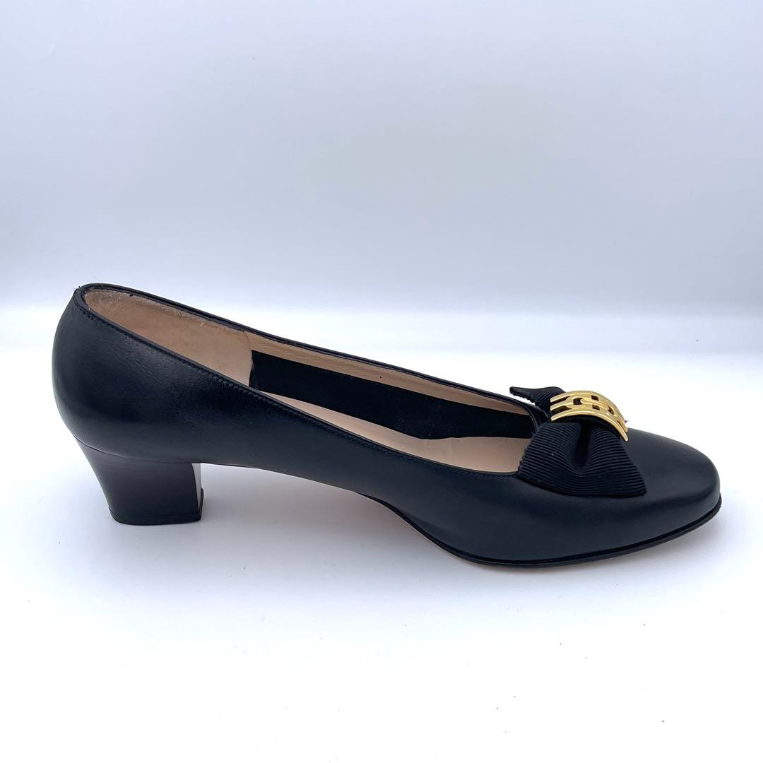 イタリア製✨サルヴァトーレ・フェラガモ【25】NOSTALGIA ヴァラリボン✨