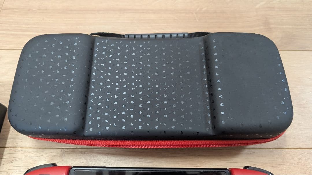 E*r様 Nintendo Switch 本体、ジョイコン4つ、ソフト、その他【