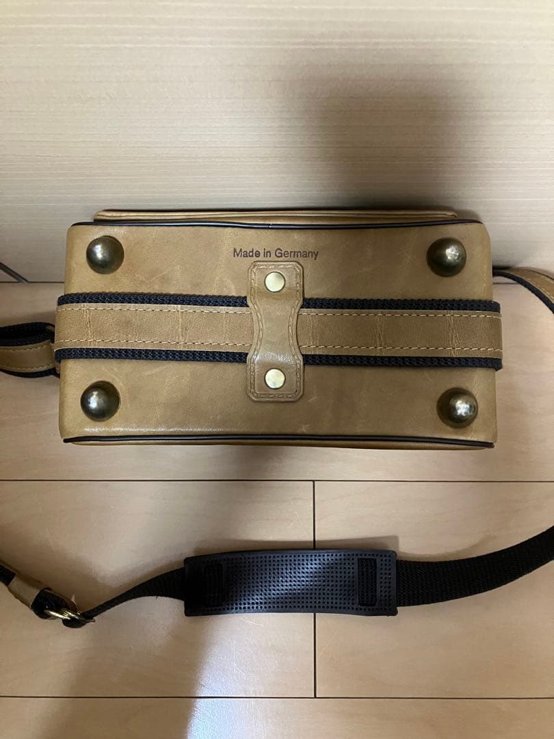 最終値下げ　美品　ライカ　Leica　カメラ　ショルダーバッグ　ベージュ　革製品