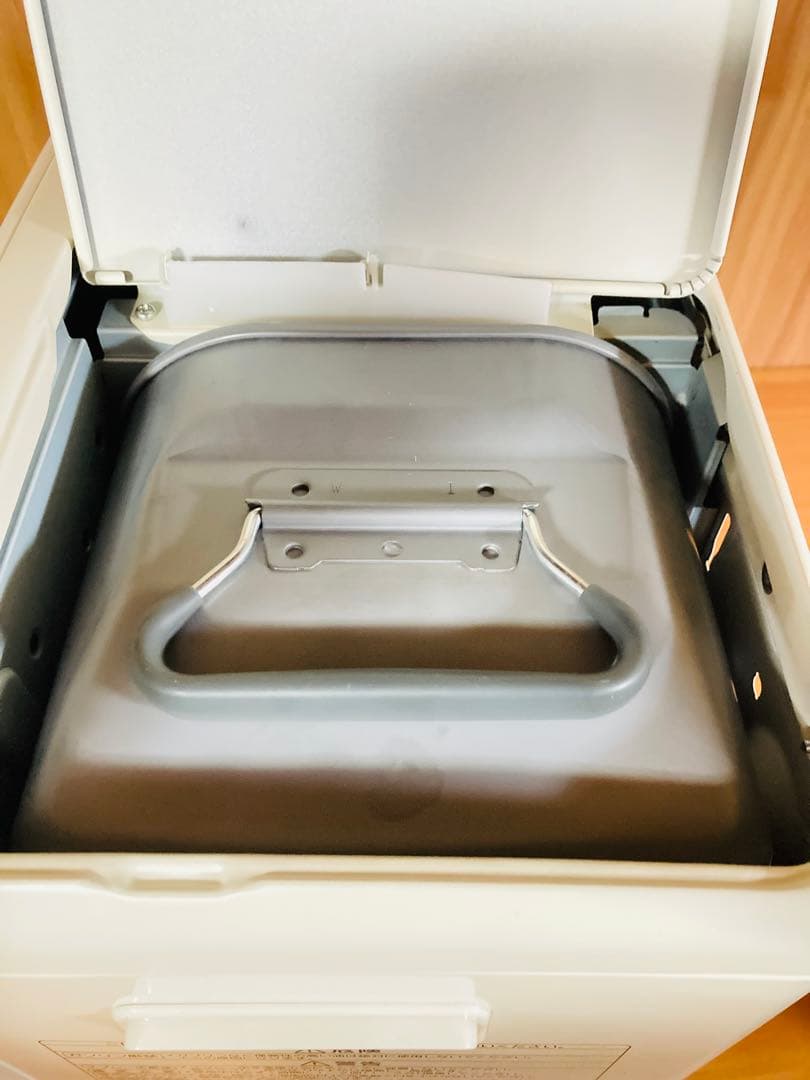 美品 コロナ石油ファンヒーター よごれま￼栓　10~13畳用 2023年製