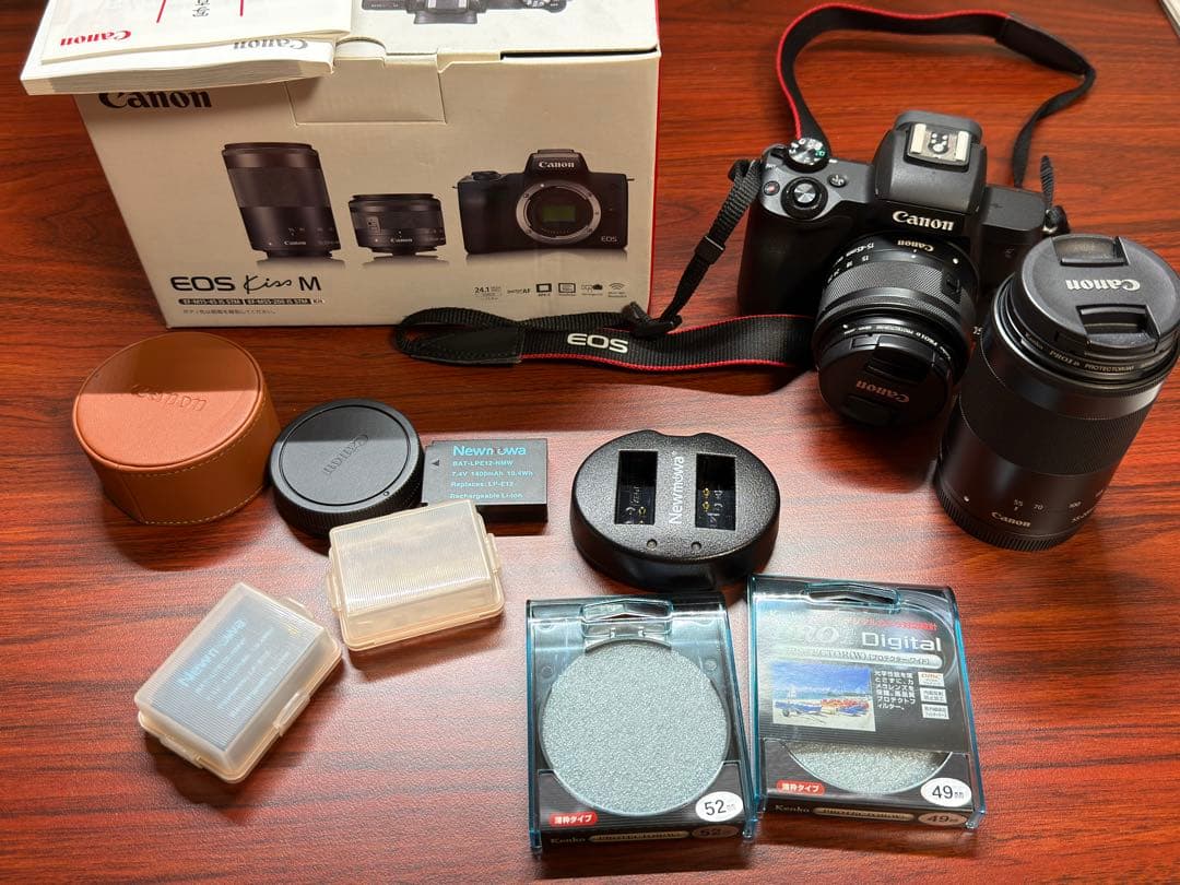 Canon EOS Kiss M ダブルズームキット ミラーレス一眼