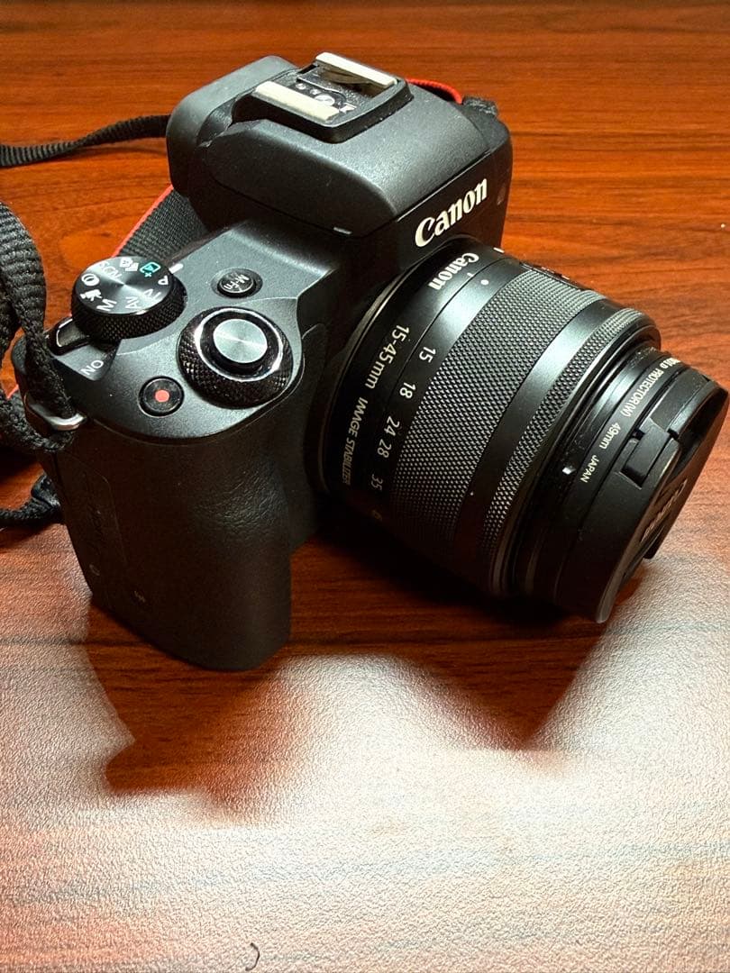 Canon EOS Kiss M ダブルズームキット ミラーレス一眼